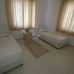 Villa Matthew