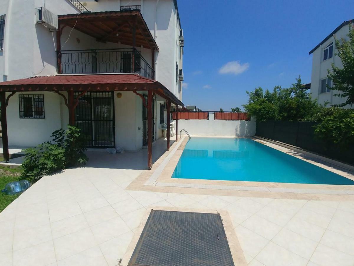 Matthew Villa Belek